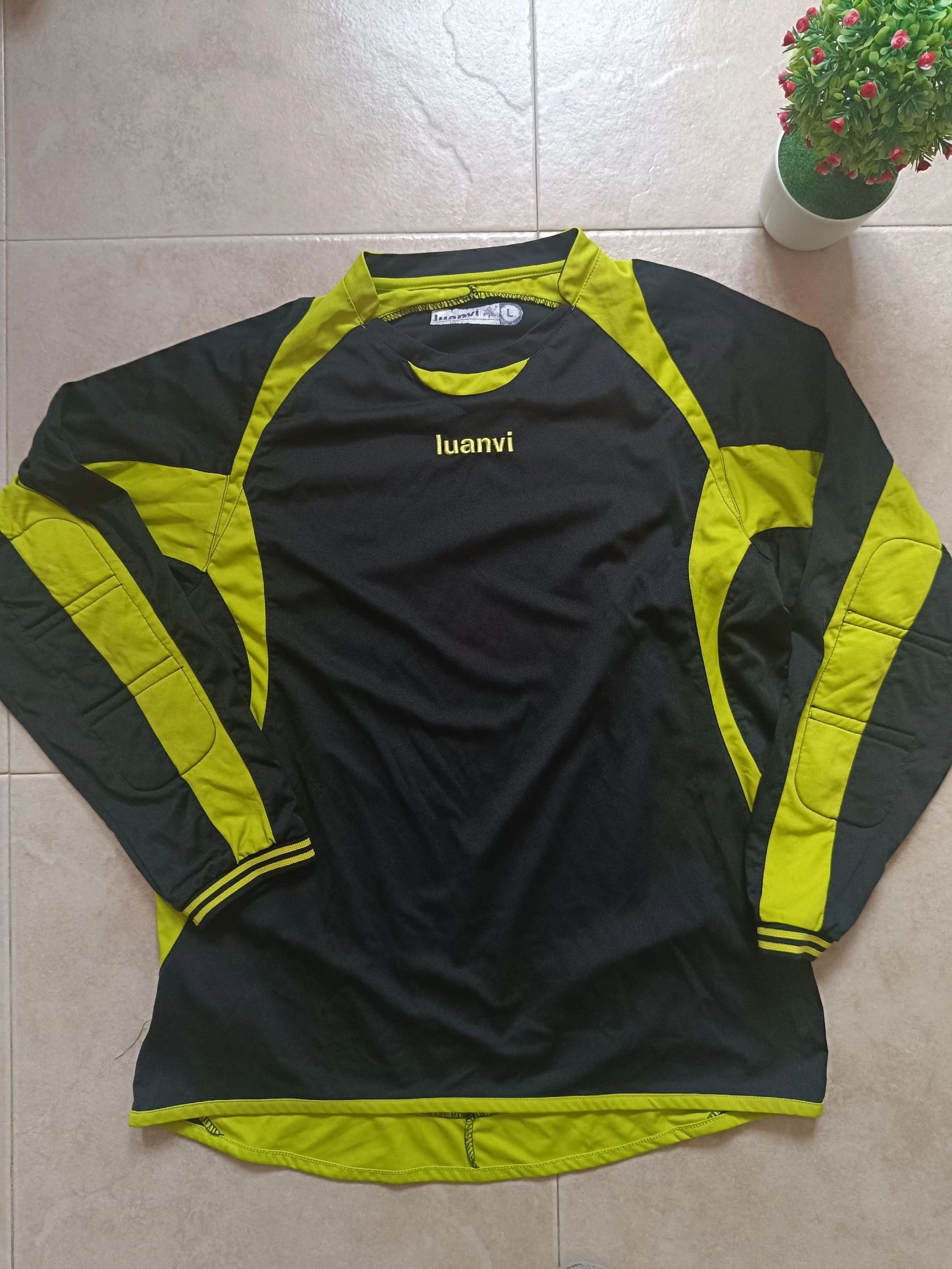 Conjunto portero fútbol (una camiseta 2 pantalones)